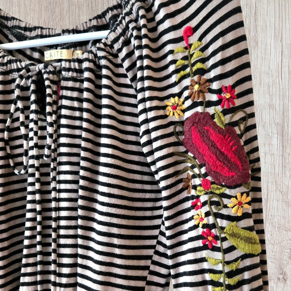 Caite Striped Top Black & Gray w Red Floral Embroidery Casual Boho Relax Fit / M - Picture 4 of 11